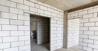 Перегородки из газобетона от 2100 рублей - возведение и монтаж в Керчи